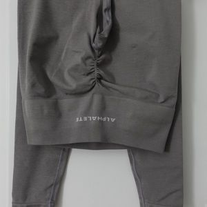 Alphalete Light Grey Amplify Leggings